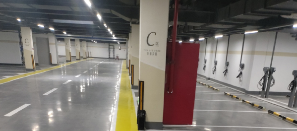 常州小區(qū)停車位劃線廠家？ 選擇江蘇中穎 