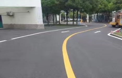 江蘇中穎定制廠區(qū)道路劃線，確保安全高效